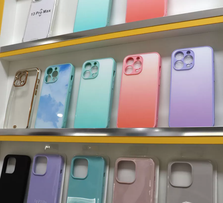 Fundas y protectores de pantalla: cómo elegir la mejor protección para tu móvil